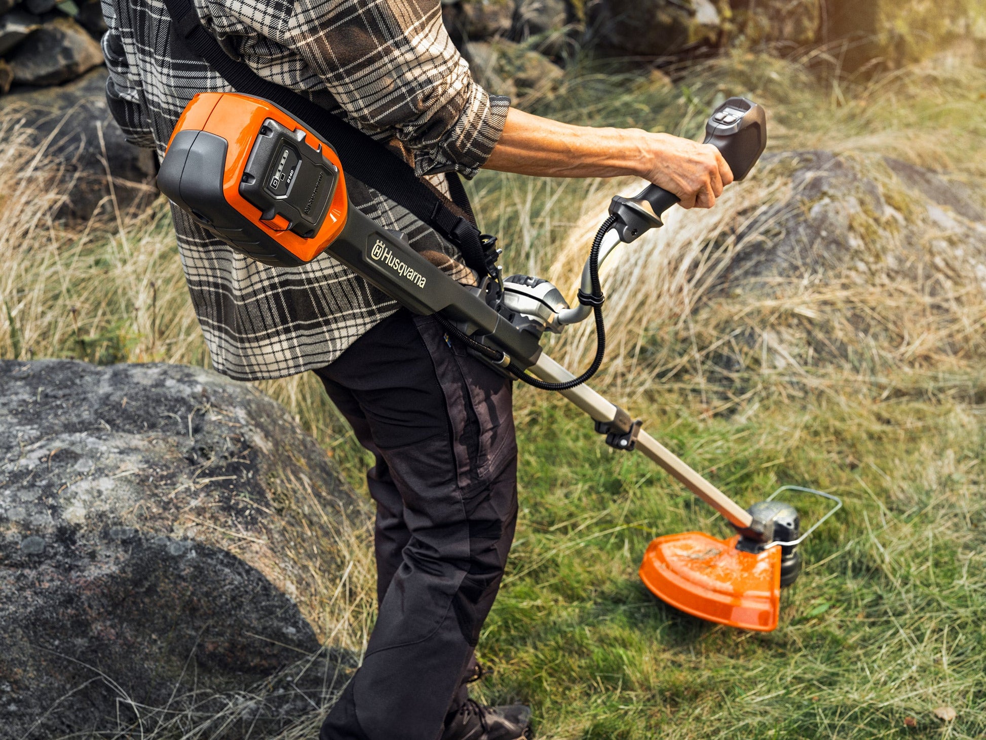 Husqvarna 220iR mit Akku und Ladegerät