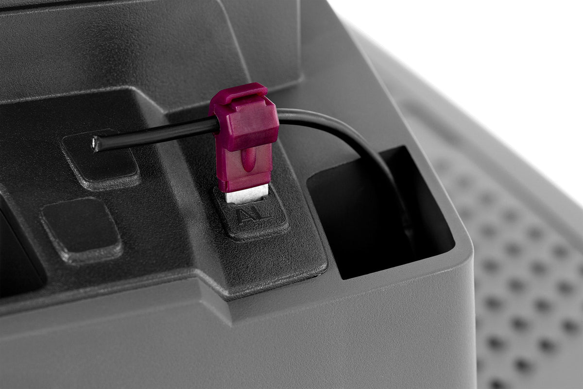 Husqvarna Automower® Anschlussklemme an Ladestation